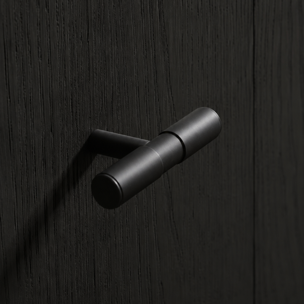 Planar T Pull | Matt Black